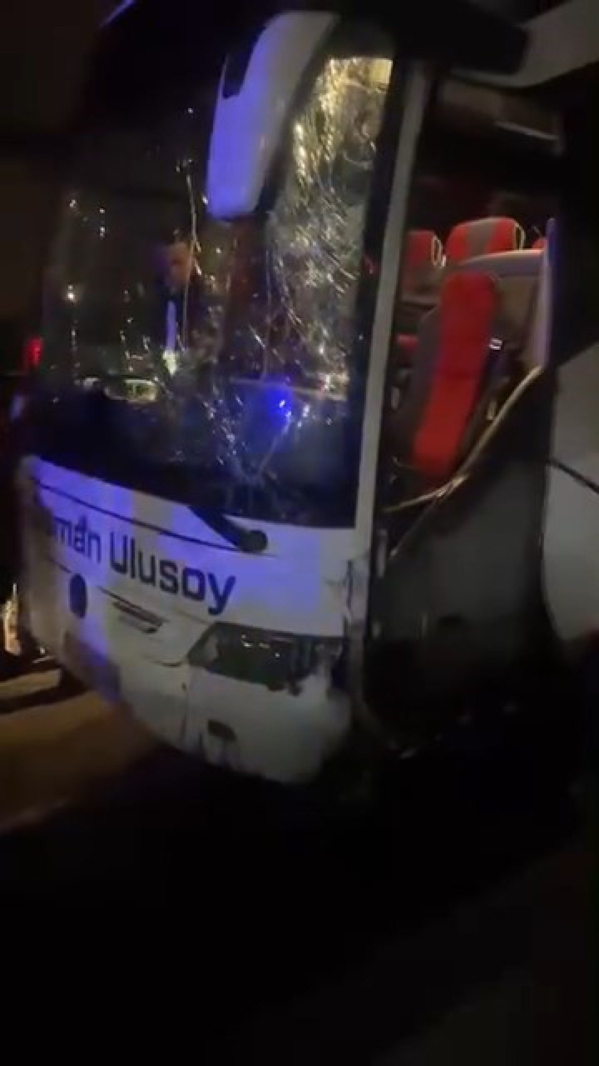 Otobüs Kazasında Kadın Yolcudan Kahramanlık