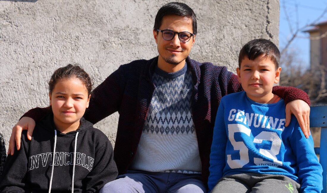 Kahramanmaraş depreminde cesur bir öğretmenin hikayesini keşfedin. Bu zorlu dönemde,