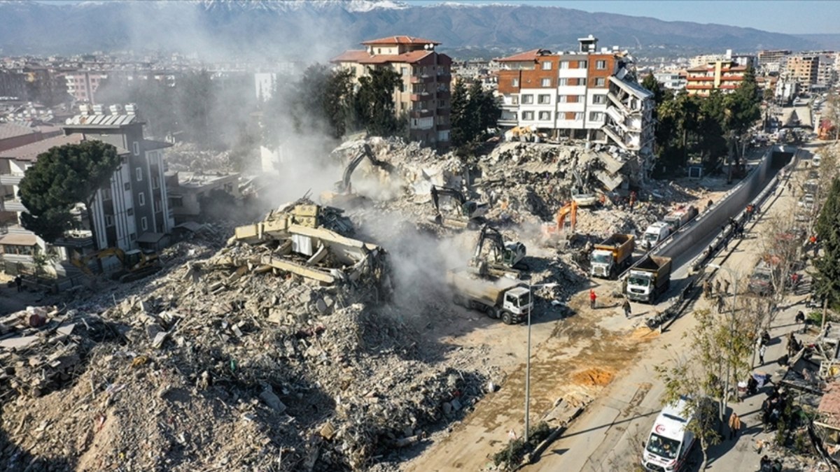 Kahramanmaraş depremleri sonrası borçlu mükelleflere mücbir sebep hali uzatıldı. Bu