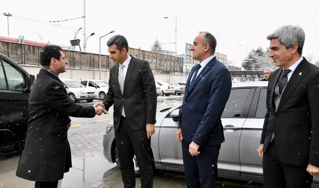 Kahramanmaraş depremlerinin ardından Malatya'da gerçekleştirilen eğitim ziyaretleri, bölgedeki öğrencilerin ve