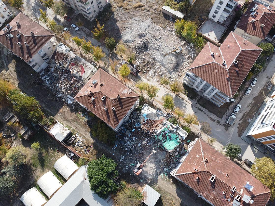 Kahramanmaraş Merkezli Depremler: Türkiye'nin Yanıtı ve Kurtarma Çalışmaları