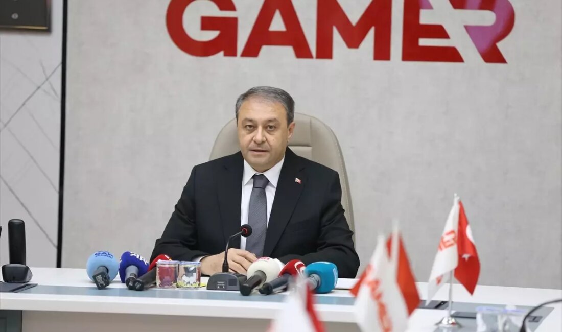 Kahramanmaraş merkezli depremlerin ikinci yılı anma töreninde, kaybettiklerimizi anıyor ve