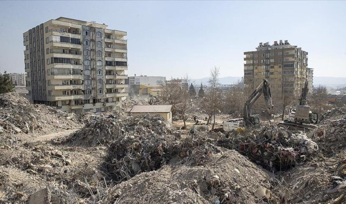 Kahramanmaraş'ta depremde yıkılan 18 blokta 1480 kişinin can verdiği Ebrar