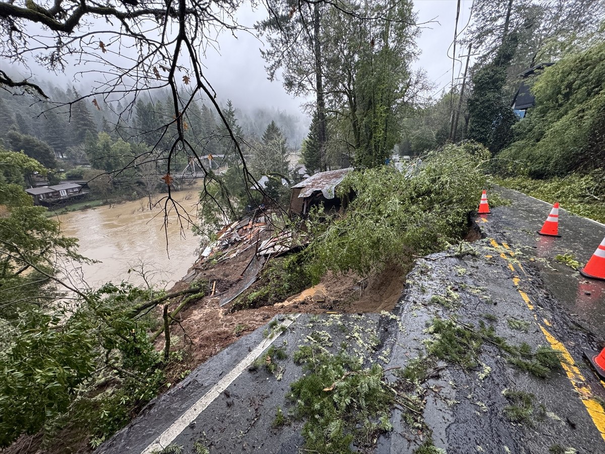 Kaliforniya'da Sel Felaketi: Sonoma County'de Yağışlar Hayatı Felç Etti