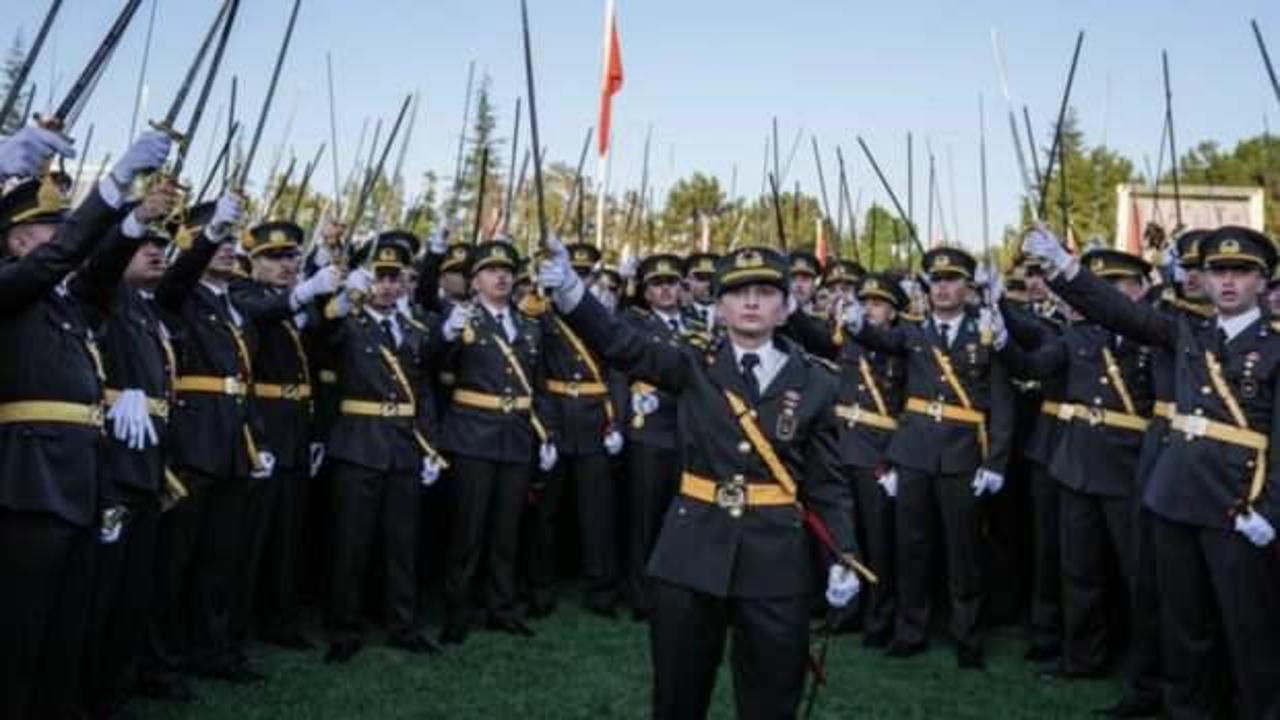 Kara Harp Okulu mezuniyet töreninde yaşanan skandallar ve sonrasında gerçekleşen