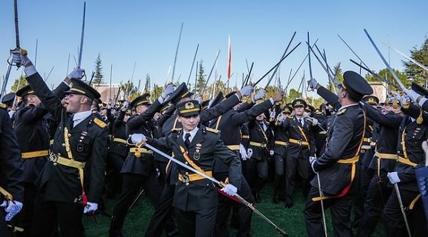 Kara Harp Okulu Mezuniyet Töreni ve İhraç Süreci