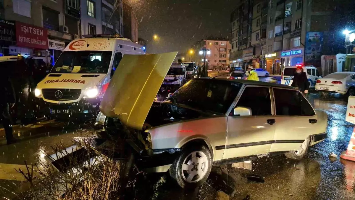 Alkollü şoför M.K., polis aracında tabancayla kendini vurarak ağır yaralandı.