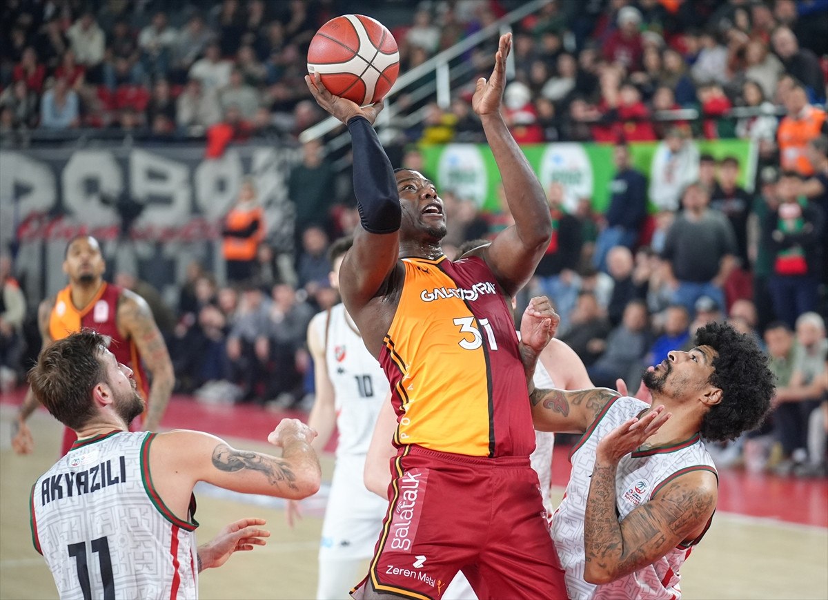 Karşıyaka ve Galatasaray, Türkiye Kupası'nda Çeyrek Finalde Karşılaştı