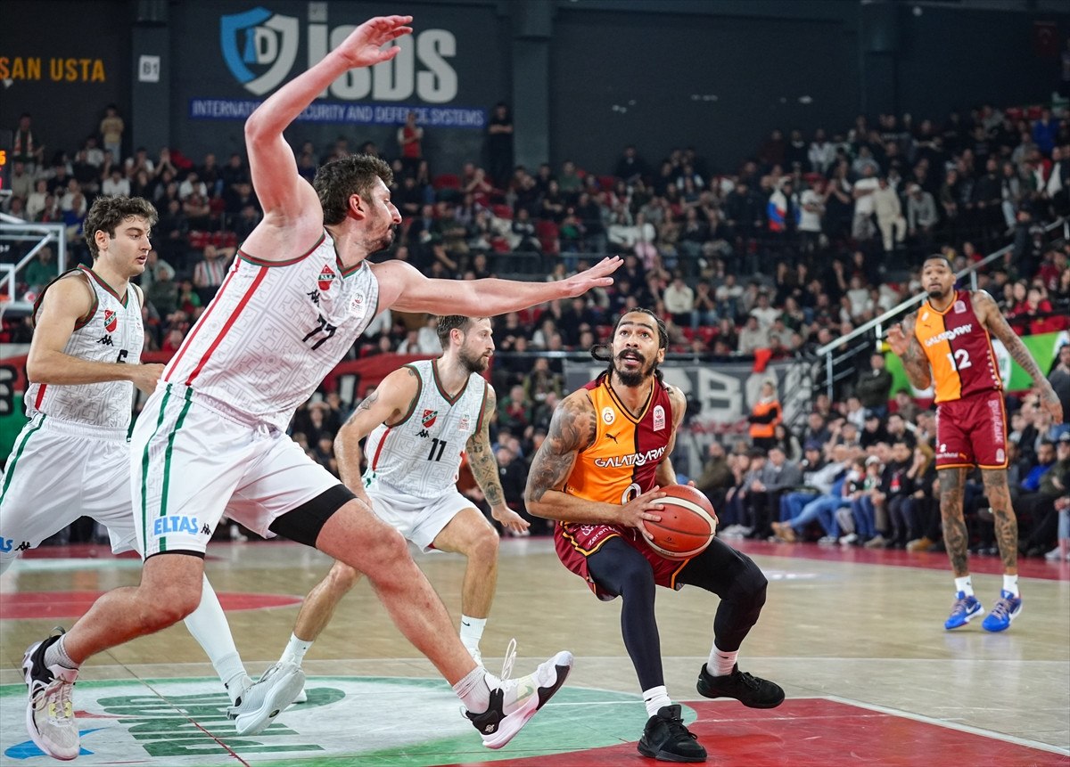 Karşıyaka, Türkiye Kupası Çeyrek Finalinde Galatasaray'a Yenildi