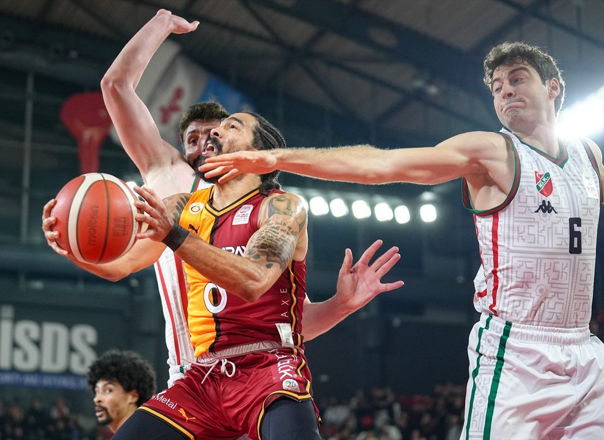 Karşıyaka, Türkiye Kupası Çeyrek Finalinde Galatasaray'a Yenildi