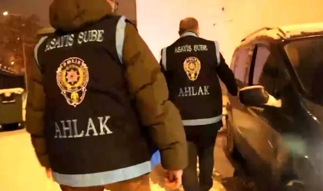 Kayseri'de gerçekleştirilen fuhuş operasyonunda 10 kadın kurtarıldı. Güvenlik güçleri, insan