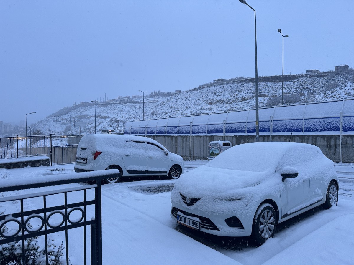 Kayseri'de Kar Yağışı ve Kartpostallık Manzaralar