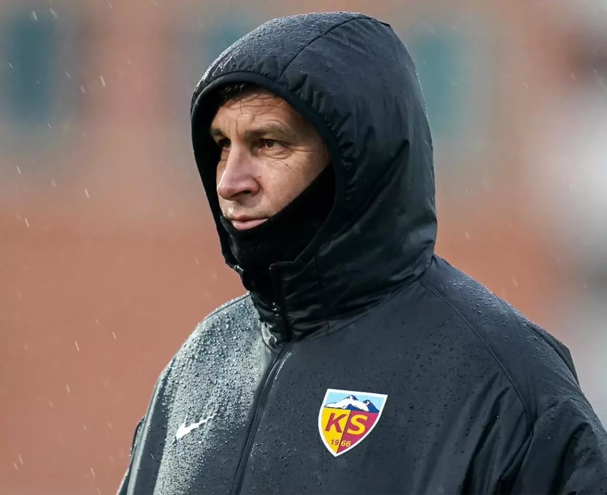 Kayserispor, Eyüpspor ile oynayacağı deplasman maçında galibiyet hedefliyor. Takım, güçlü