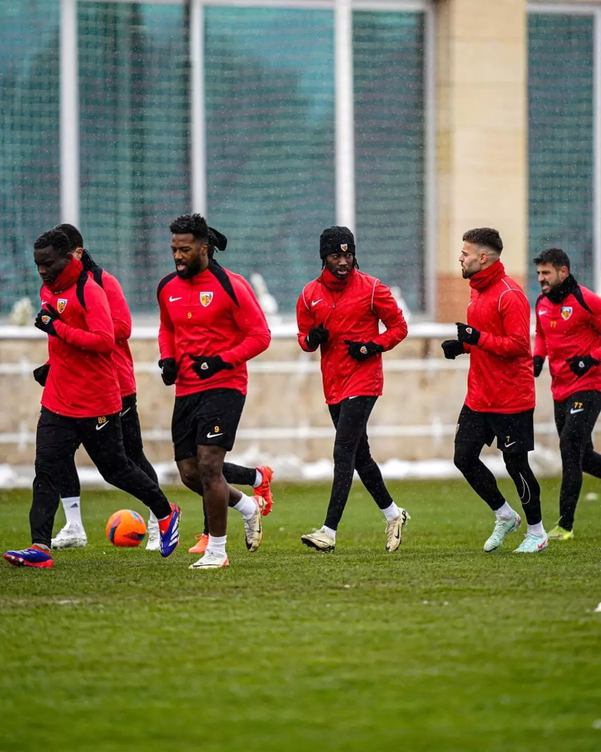 Kayserispor, Konyaspor ile oynayacağı maçta kötü gidişatına son vermek için