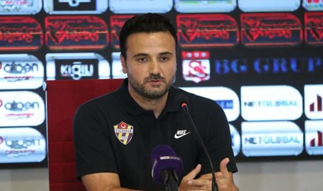 Kerem Yavaş, maç sonrası değerlendirmelerini yaparken, genç yetenek Ahmed Kutucu'ya
