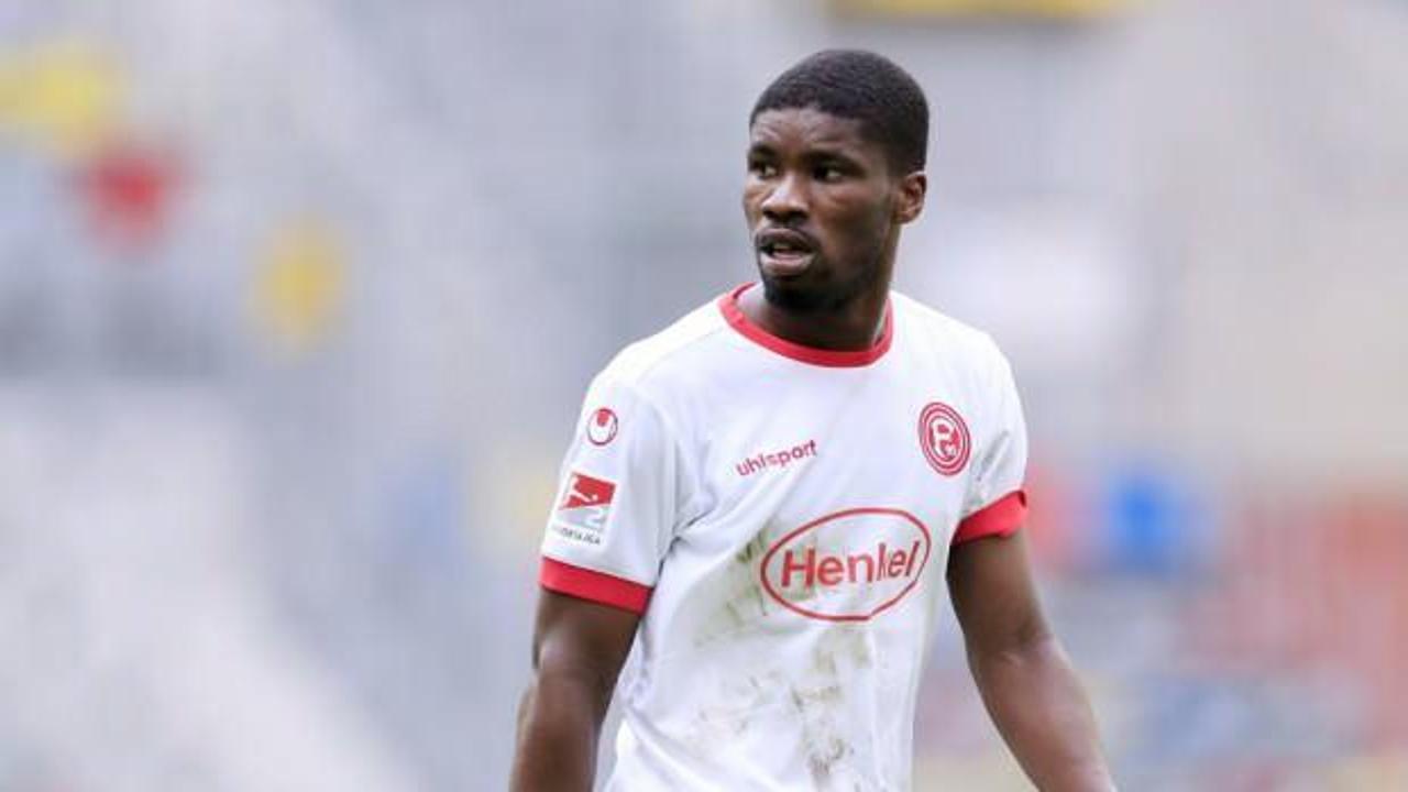 Kevin Danso, Tottenham ile anlaştı ve Premier Lig'e transfer oldu.