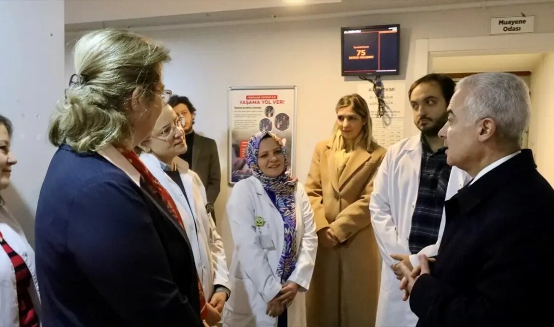 Kırklareli Valisi Uğur Turan, Aile Sağlığı Merkezi'ni ziyaret ederek sağlık