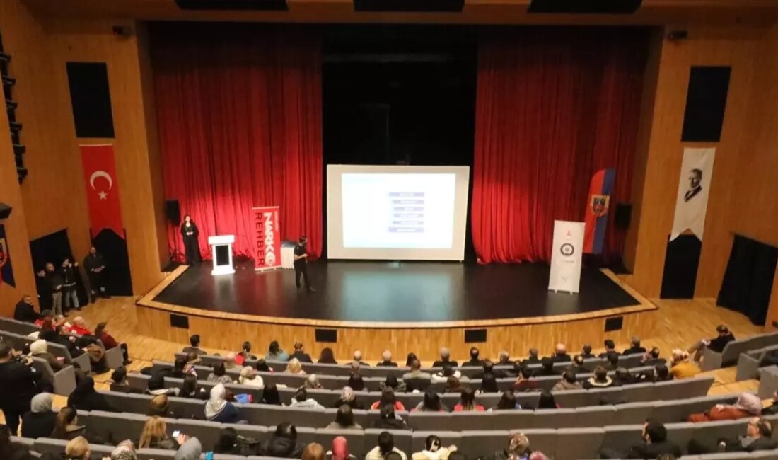 Kırklareli'de gerçekleştirilen 'En İyi Narkotik Polisi Anne Projesi' tanıtımı, uyuşturucu