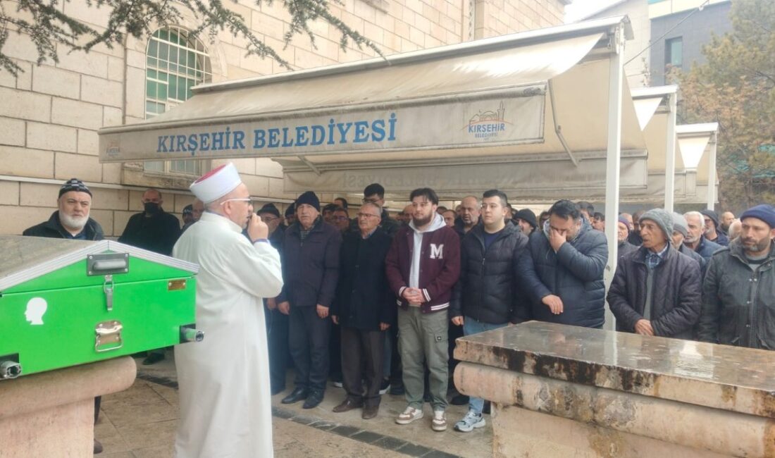 Kırşehir'de meydana gelen motosiklet kazasında genç bir adam hayatını kaybetti.