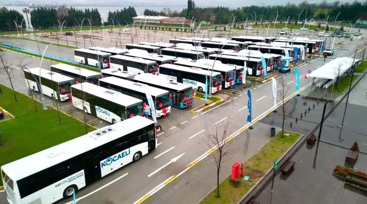 Kocaeli'de ulaşımın kalitesini artırmak amacıyla 27 yeni otobüs tanıtıldı. Yeni