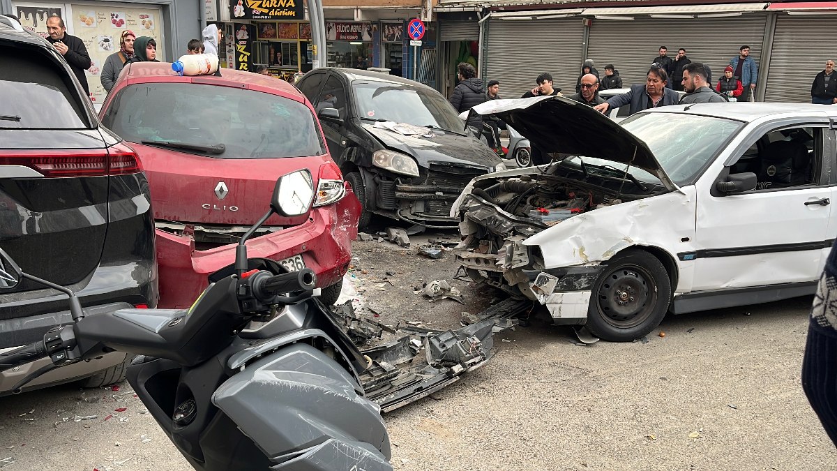 Gebze ilçesinde ‘dur’ ihtarına uymayan şoförün kullandığı araba, evvel motosiklete