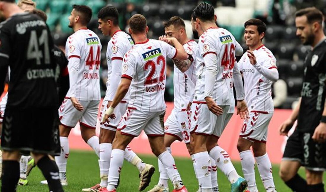 Kocaelispor ile Sivasspor'un karşı karşıya geldiği Ziraat Türkiye Kupası D