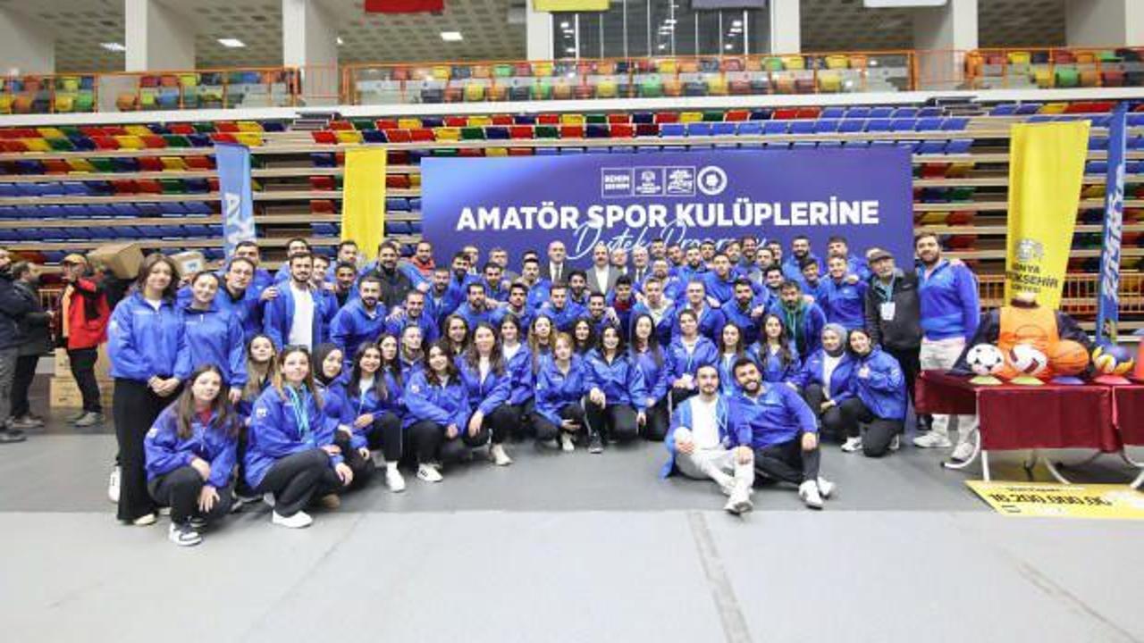 Konya Büyükşehir Belediyesi, amatör spor kulüplerine sağladığı malzeme desteği ile