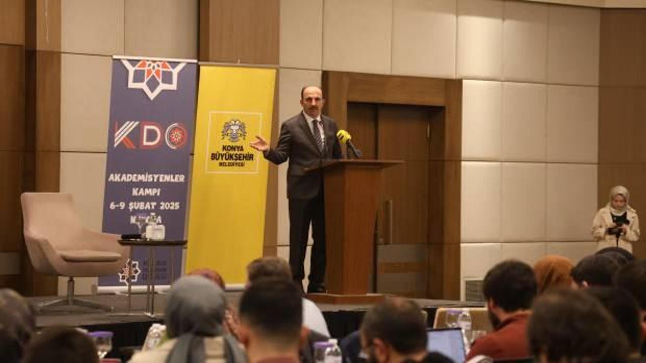 Konya'da başlayan Nübüvvet Kampı, İslam düşüncesinin derinliklerine iniyor. Katılımcılar, peygamberlik
