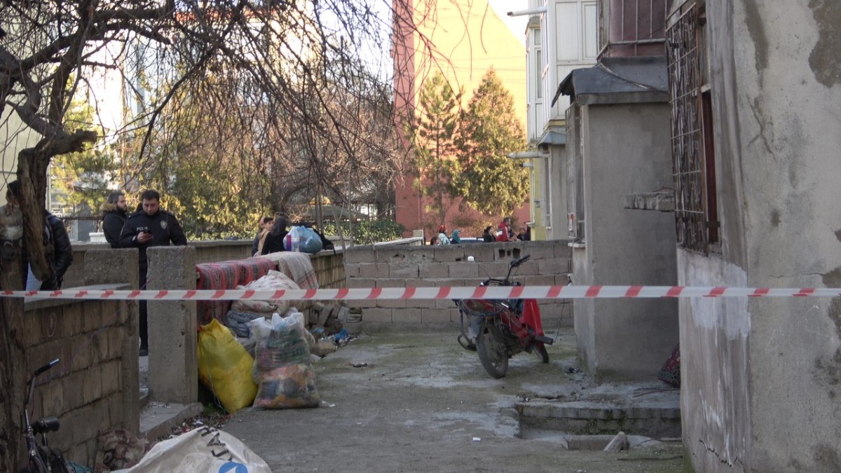 Konya'da Derya Sitesi'nde gerçekleşen tahliye operasyonunda 60 kişi güvenli bir