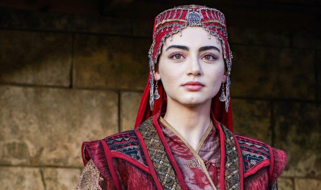 Kuruluş Osman dizisi, tarihi olayları etkileyici bir şekilde yansıtırken, Özge