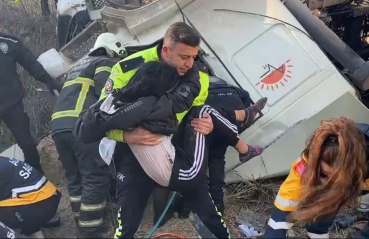 Kuşadası'nda Tır Kazası: 1 Ölü, 3 Yaralı