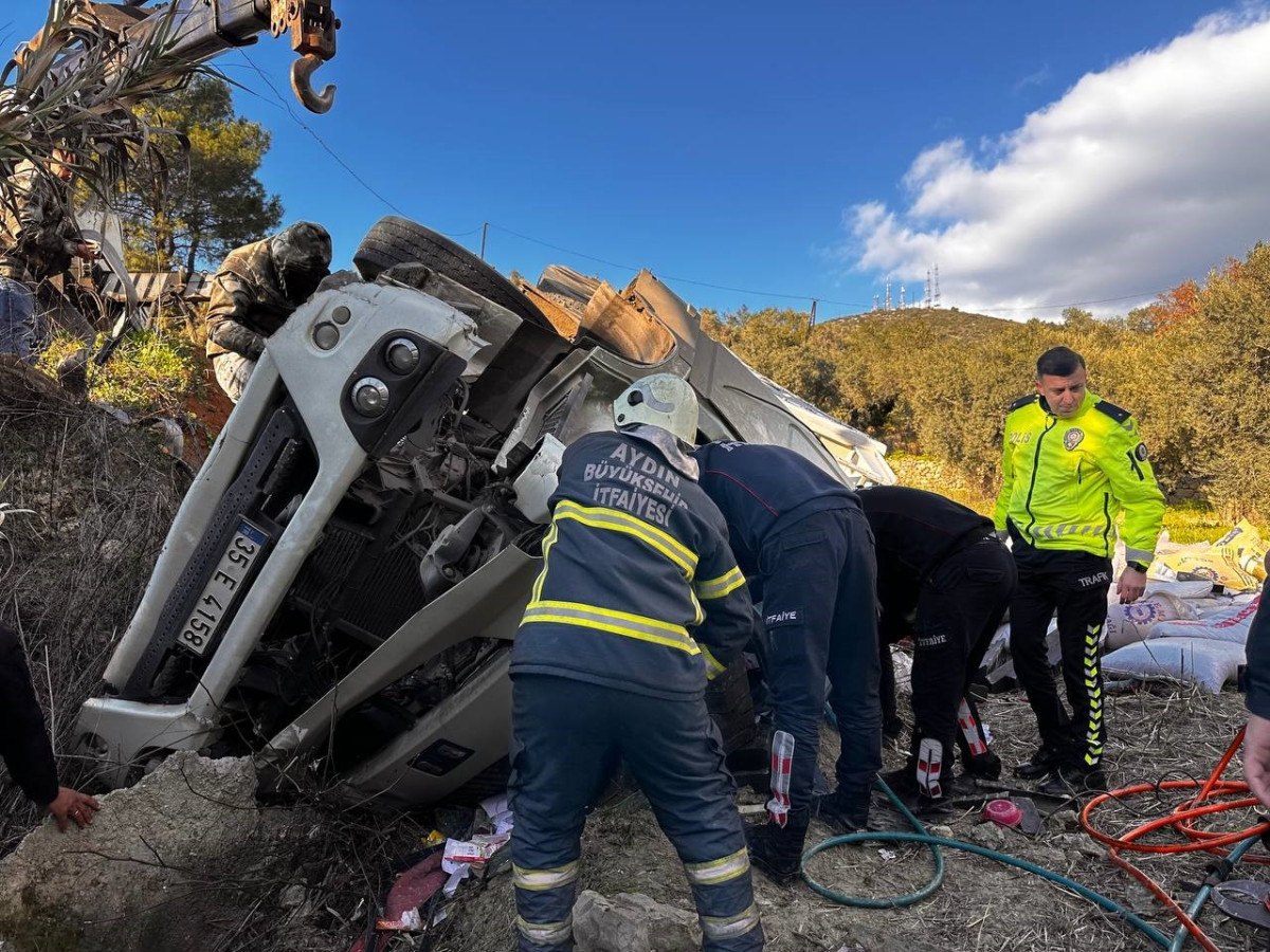 Kuşadası'nda Trafik Kazası: 1 Ölü, 3 Yaralı