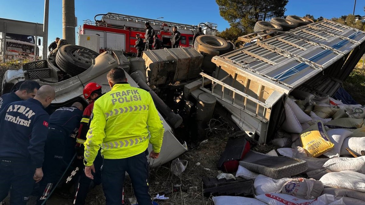Kuşadası'nda meydana gelen trafik kazasında 1 kişi hayatını kaybetti, 3