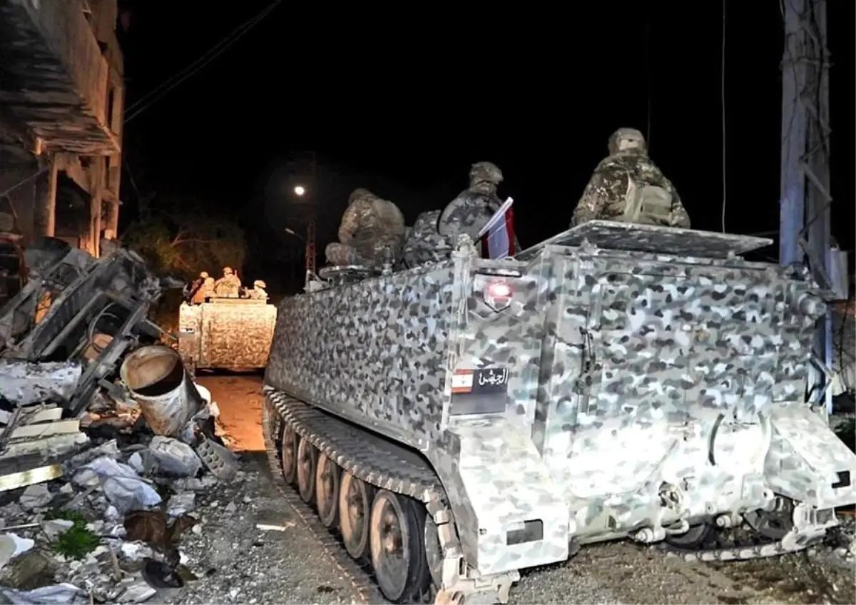 Lübnan ordusu, İsrail'in geri çekilmesinin akabinde güney bölgelerine konuşlandı.