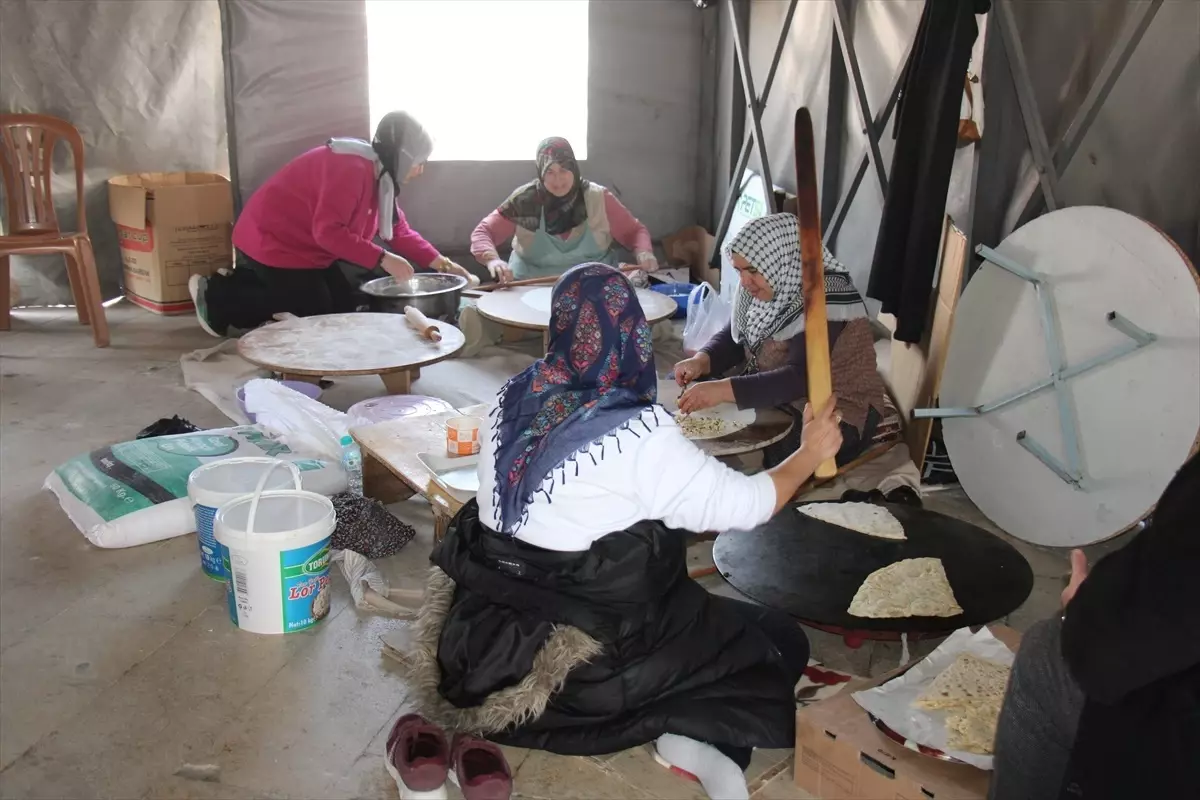 Malatya'da Gazze'ye destek olmak amacıyla düzenlenen yardım kermesi, hayırseverlerin bir