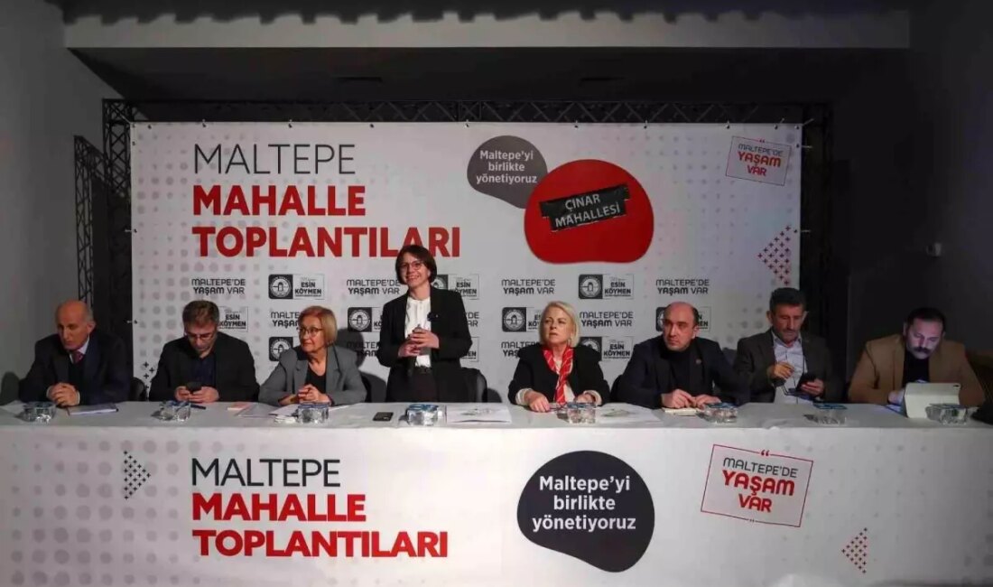 Maltepe Belediyesi'nin düzenlediği halk toplantısında Başkan Esin Köymen, Çınar Mahallesi'nde