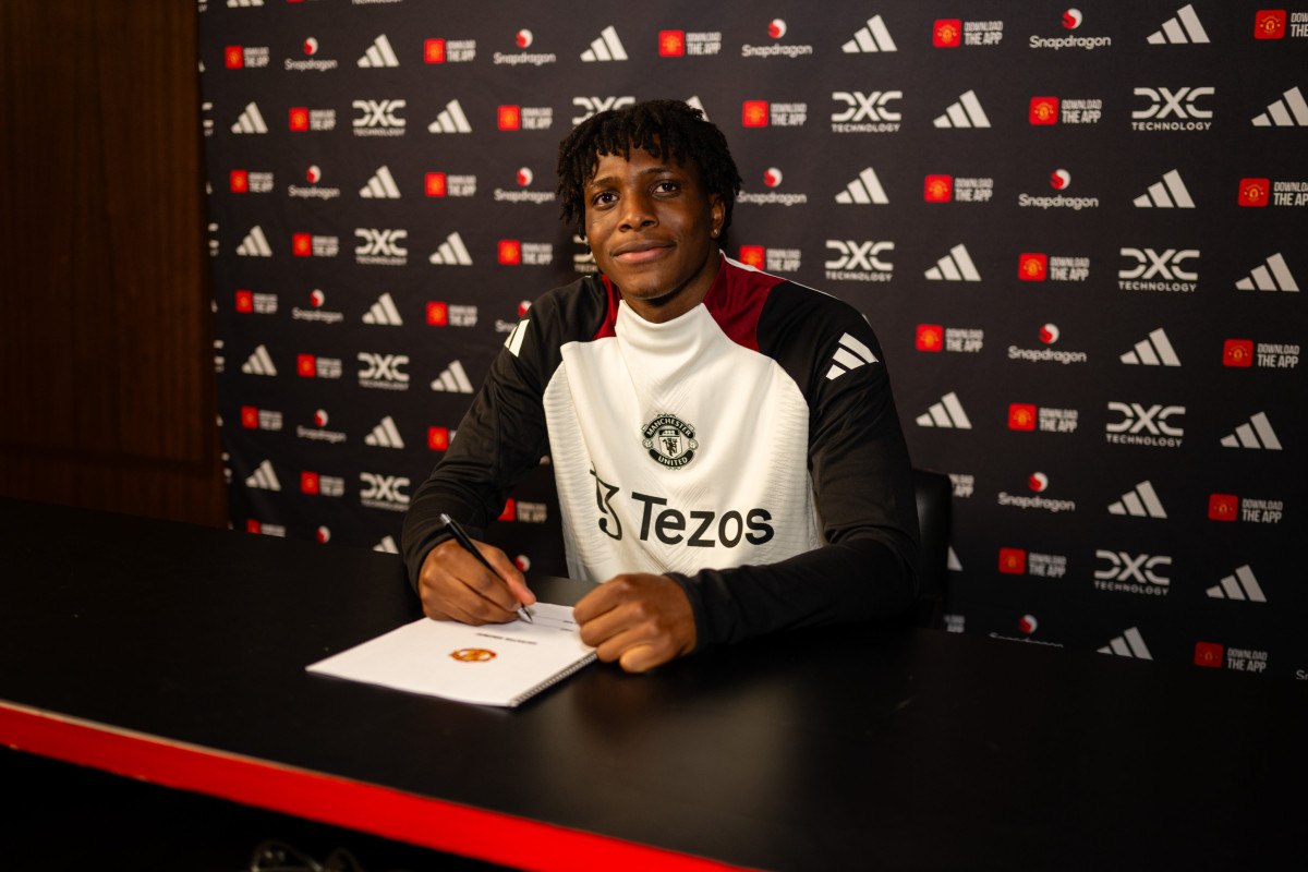 Manchester United, Patrick Dorgu'yu Transfer Etti