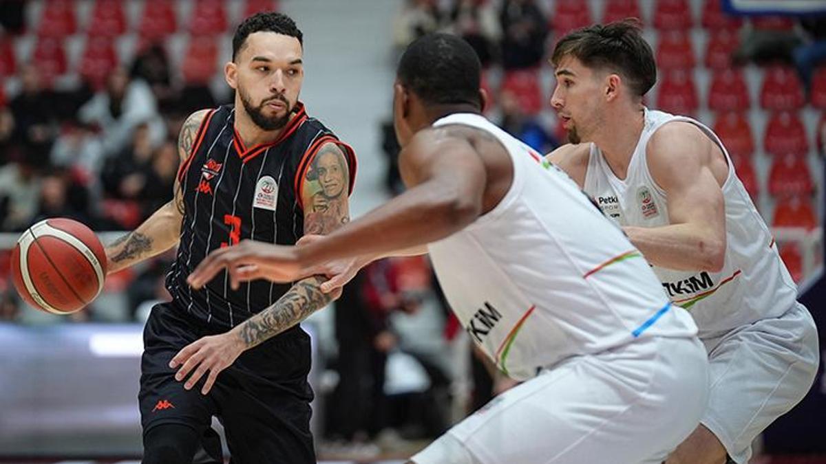 Manisa Basket, Aliağa Petkimspor'u 89-80 mağlup ederek önemli bir galibiyet