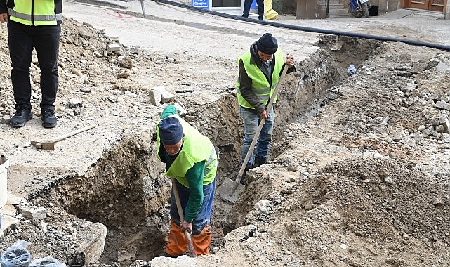 Manisa Büyükşehir Belediyesi, Demirci'de altyapı yatırımlarıyla şehirdeki yaşam kalitesini artırmayı