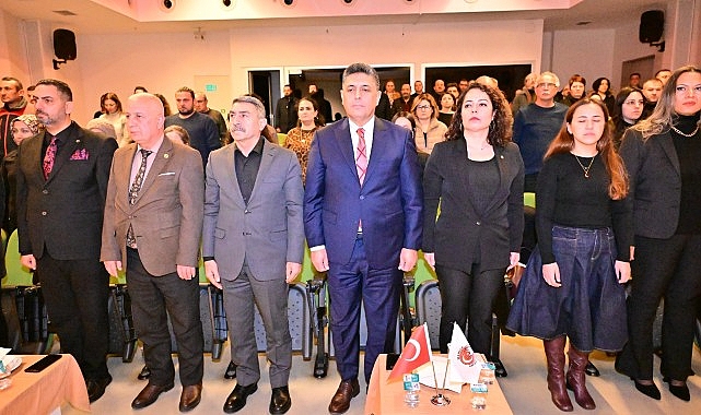 Manisa'da 6 Şubat depremlerinin anısına düzenlenen etkinlikte, depremde hayatını kaybedenler