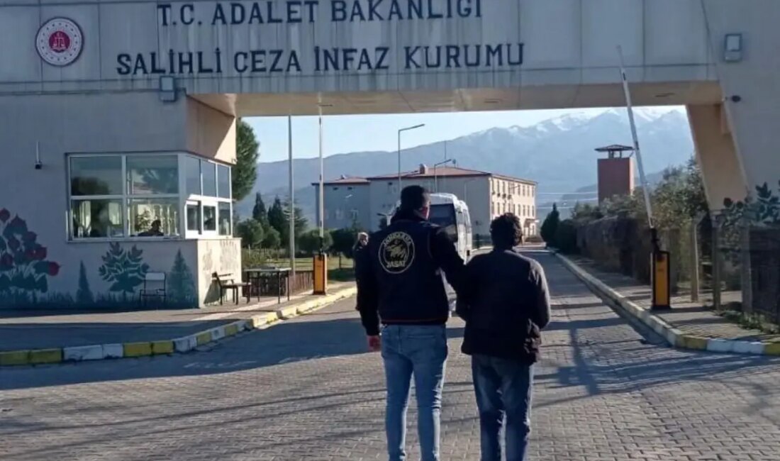 Manisa'da çocuğa cinsel istismar suçundan aranan bir kişi yakalandı. Olayla