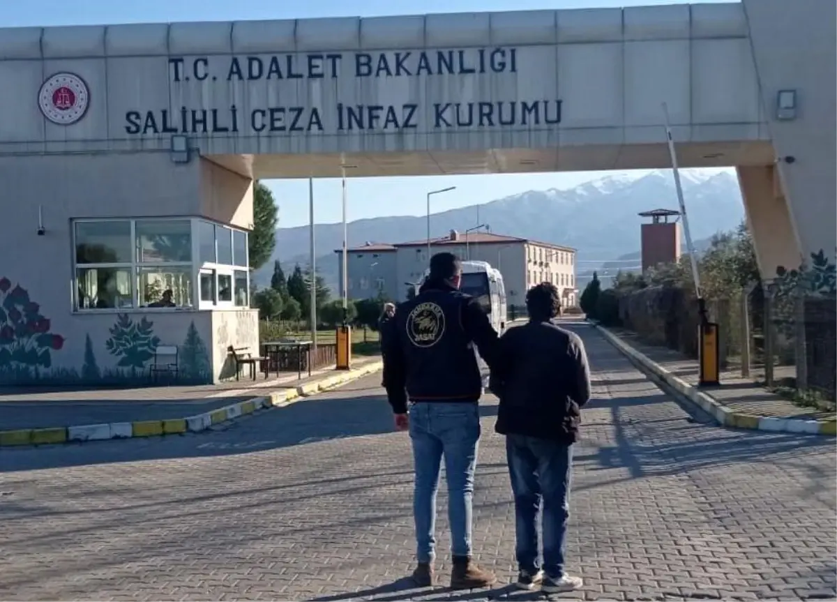 Manisa'da çocuğa cinsel istismar suçundan aranan bir kişi yakalandı. Olayla