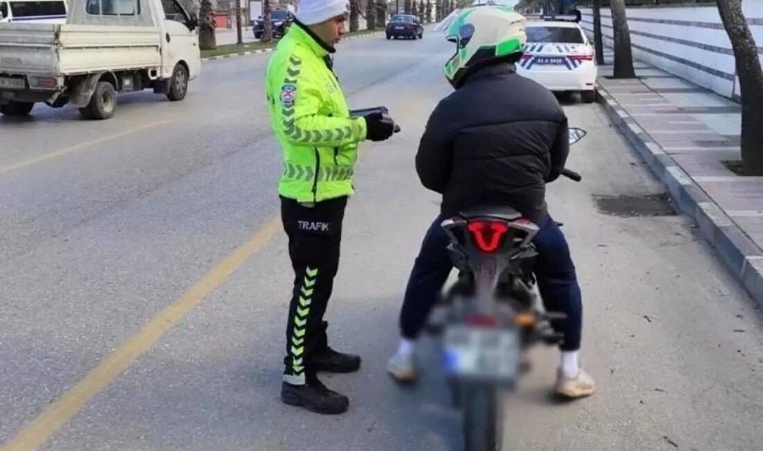 Manisa'da gerçekleştirilen motosiklet denetimlerinde 2,5 milyon TL ceza uygulandı. Güvenli