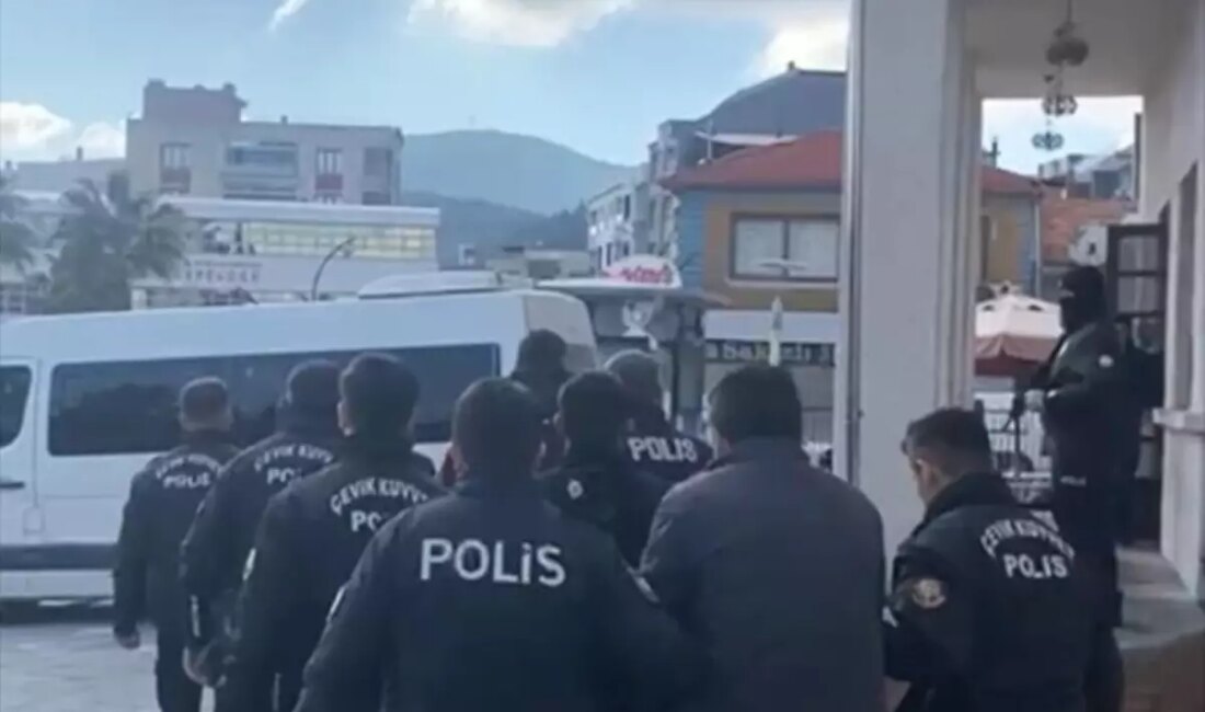 Manisa'da gerçekleştirilen uyuşturucu operasyonunda 5 kişi gözaltına alındı. Detaylar, operasyonun
