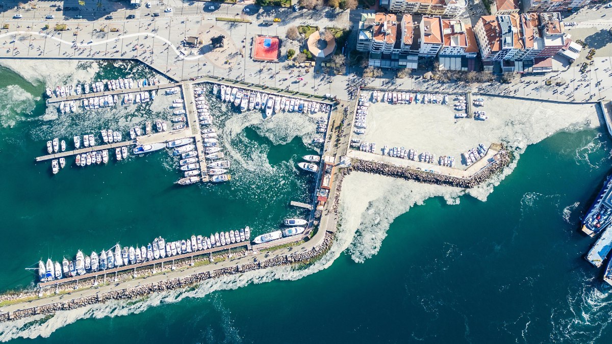 Marmara Denizi'nde müsilaj sorunu yeniden gündeme geldi. Bu çevresel kriz,