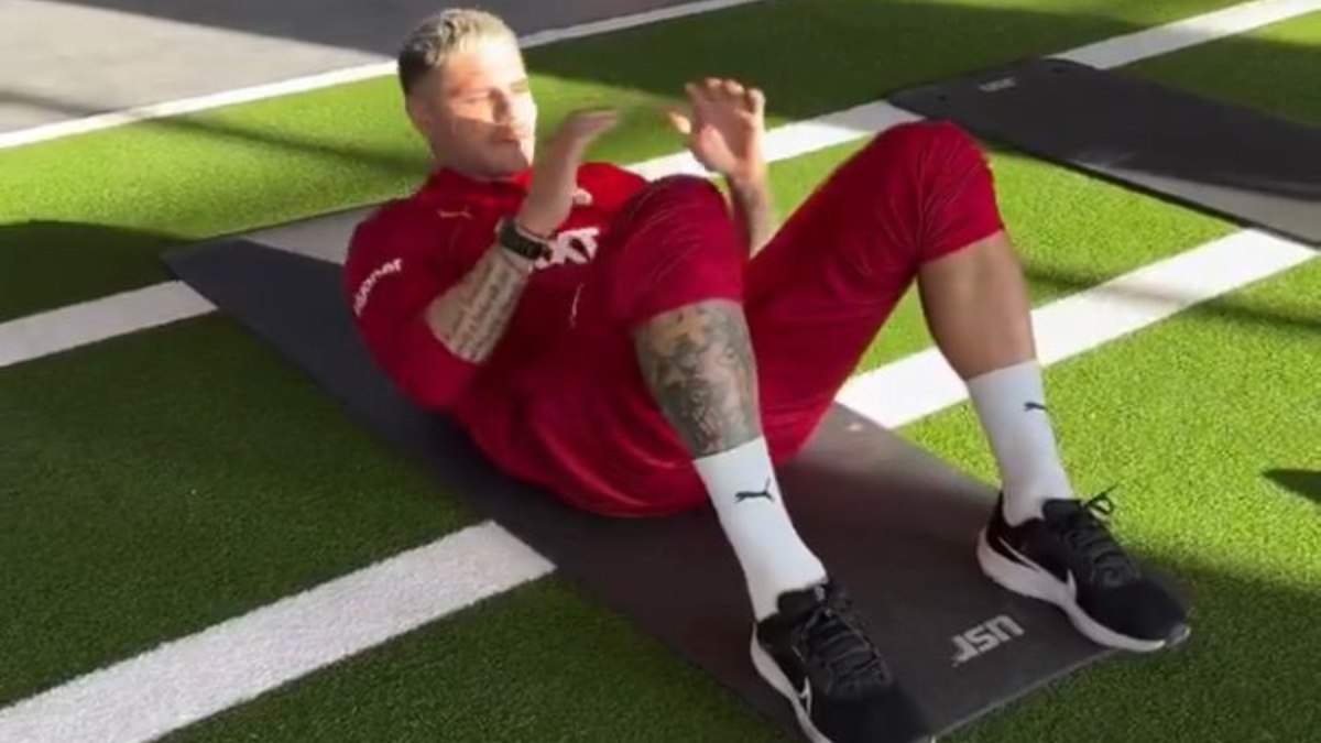 Galatasaray'ın yıldız futbolcusu Mauro Icardi, Galatasaray tesislerinde çalışmalara başladı. Arjantinli