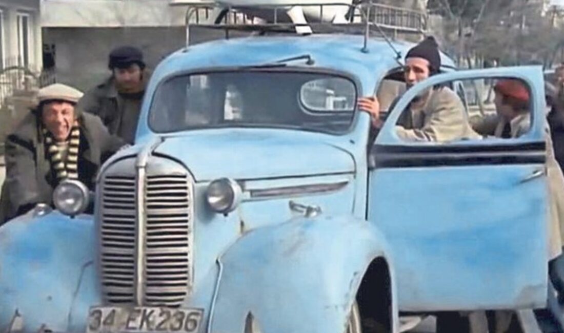 Mavi Boncuk, Türk sinemasının unutulmaz bir parçası olarak, efsanevi aracının
