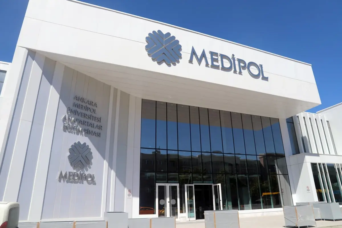 Üniversite, rektör ile ilgili savların temelsiz olduğunu ve tüzel süreç
