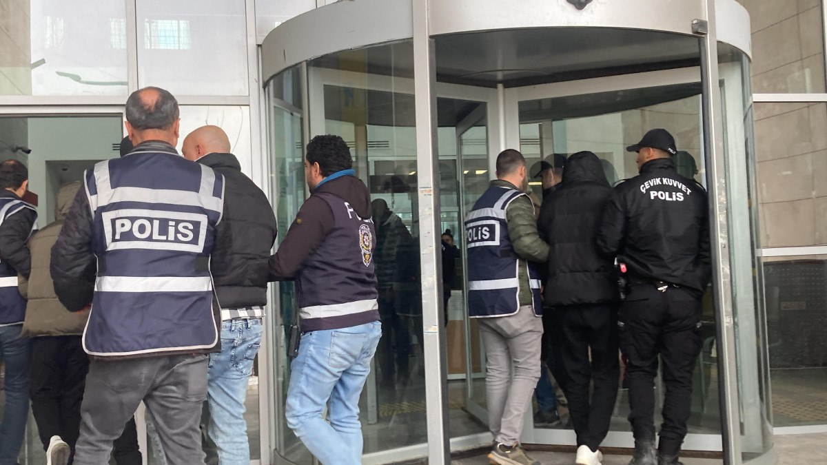 Mersin'de Suç Çetelerine Yönelik Operasyon