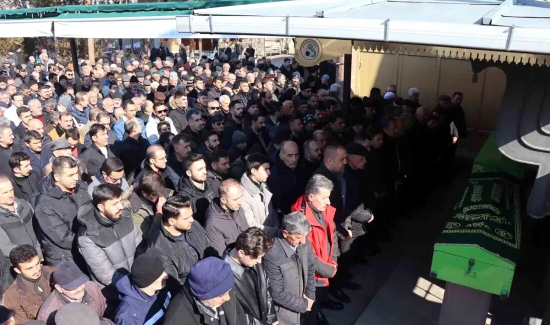Milliyetçi Hareket Partisi'nin eski üyesi Atalay Özbek, hayatını kaybetti. Siyasi